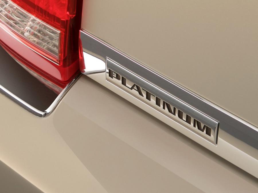  Cadillac DTS Platinum 2007 года  (фото 2 из 4)
